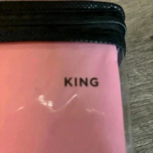 Juicy Couture Home King Sheet Set Pink and White All Over Logo and Crown NWT - Picture 6 of 7